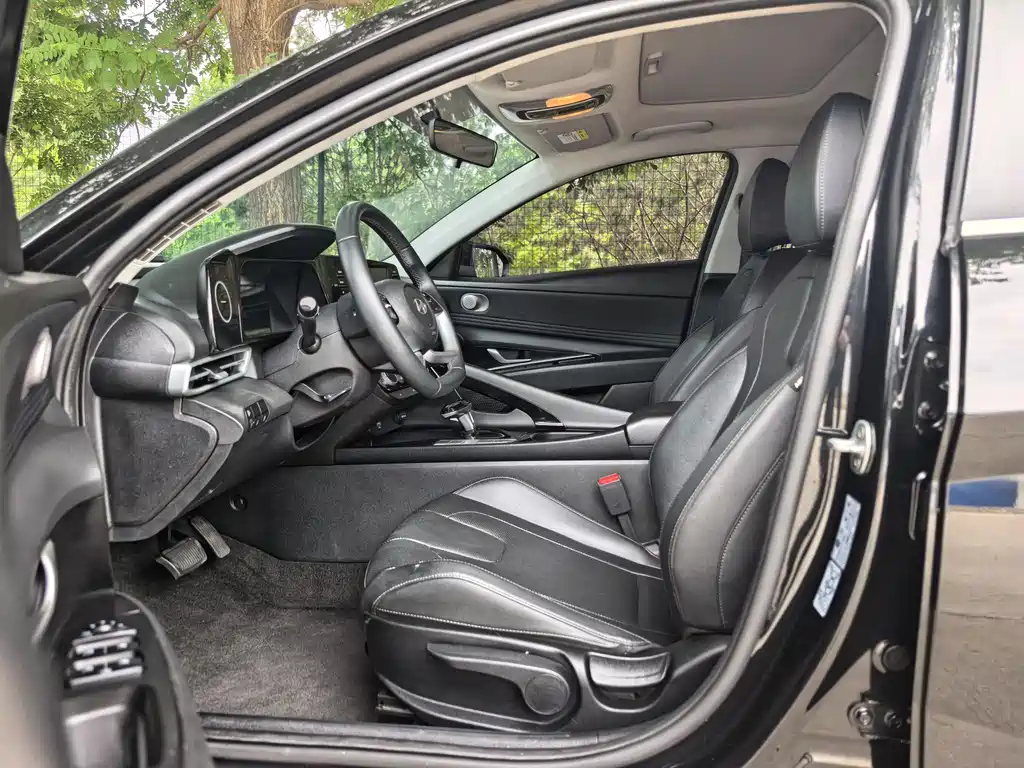 Hyundai Elantra 2023