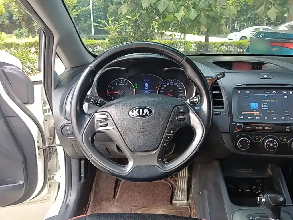 Kia K3 2016