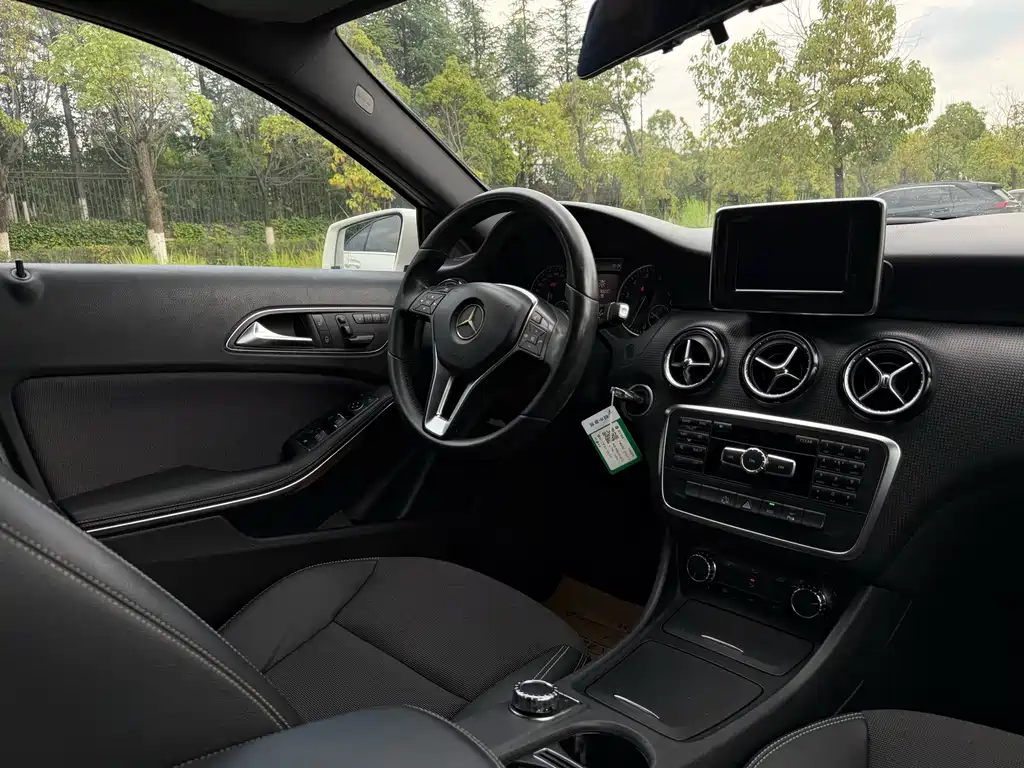 Mercedes-Benz A-Class 2013 — фото 15