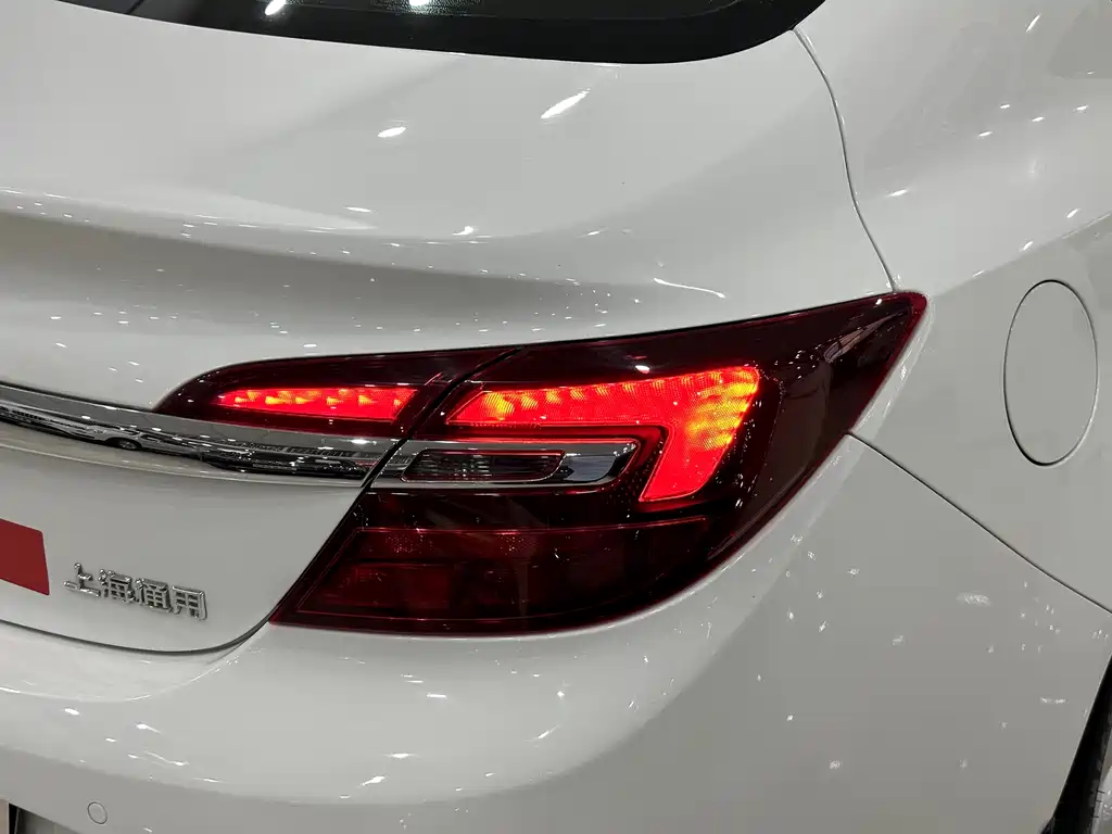 Buick Regal 2015 — фото 25