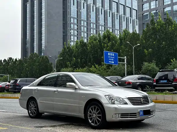 Toyota Crown 2009