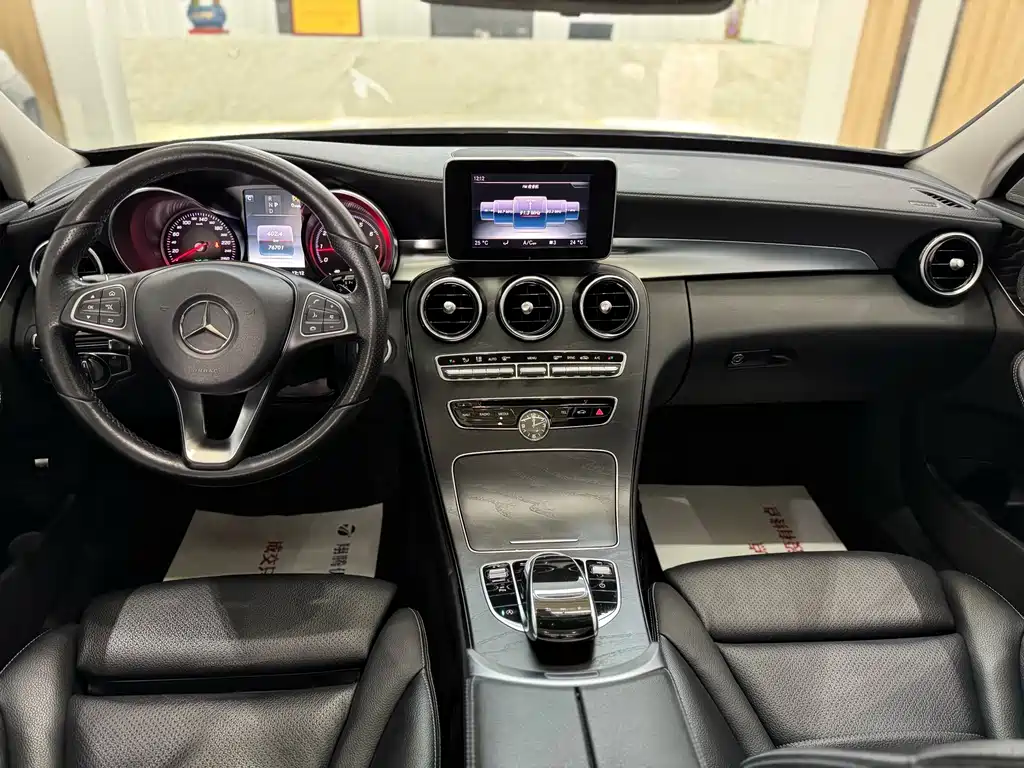 Mercedes-Benz C-Class 2018 — фото 9