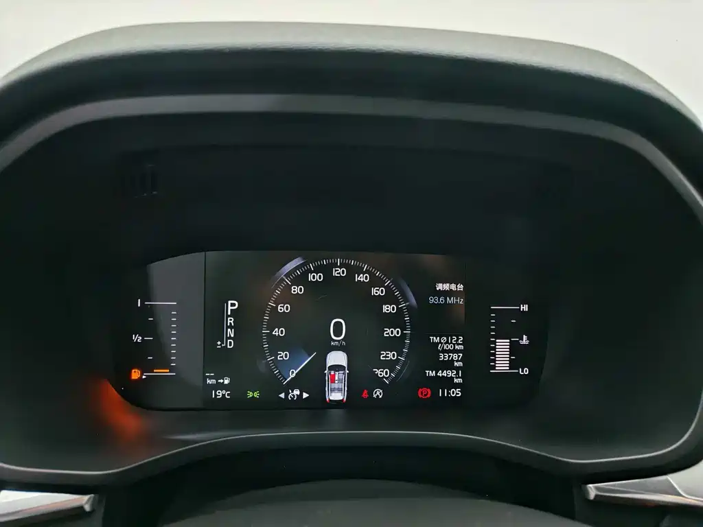 Volvo XC60 2021 — фото 15