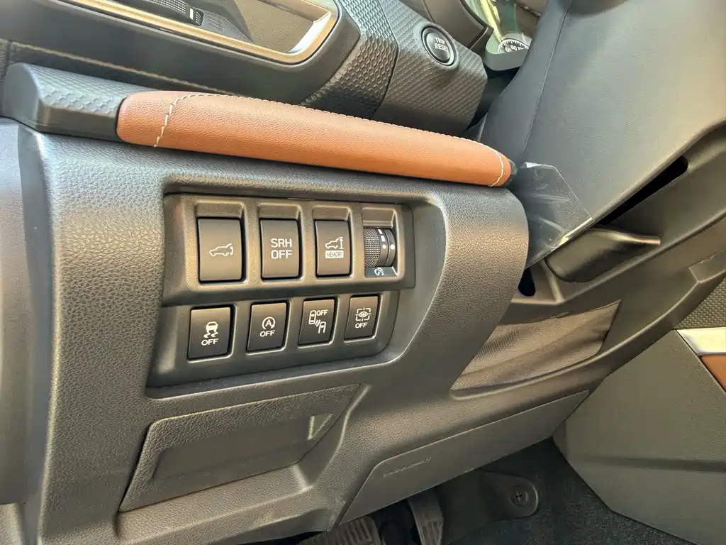 Subaru Forester 2023 — фото 12