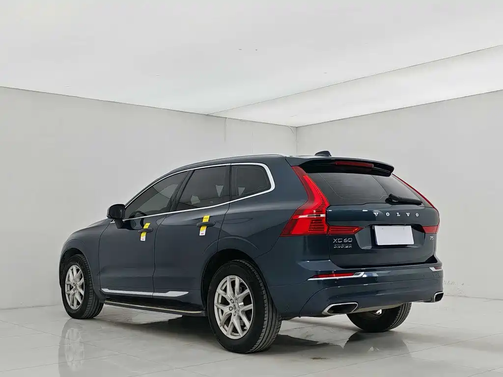 Volvo XC60 2021 — фото 4