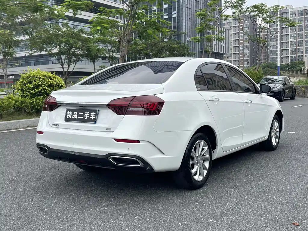 Geely Emgrand 2021 — фото 24
