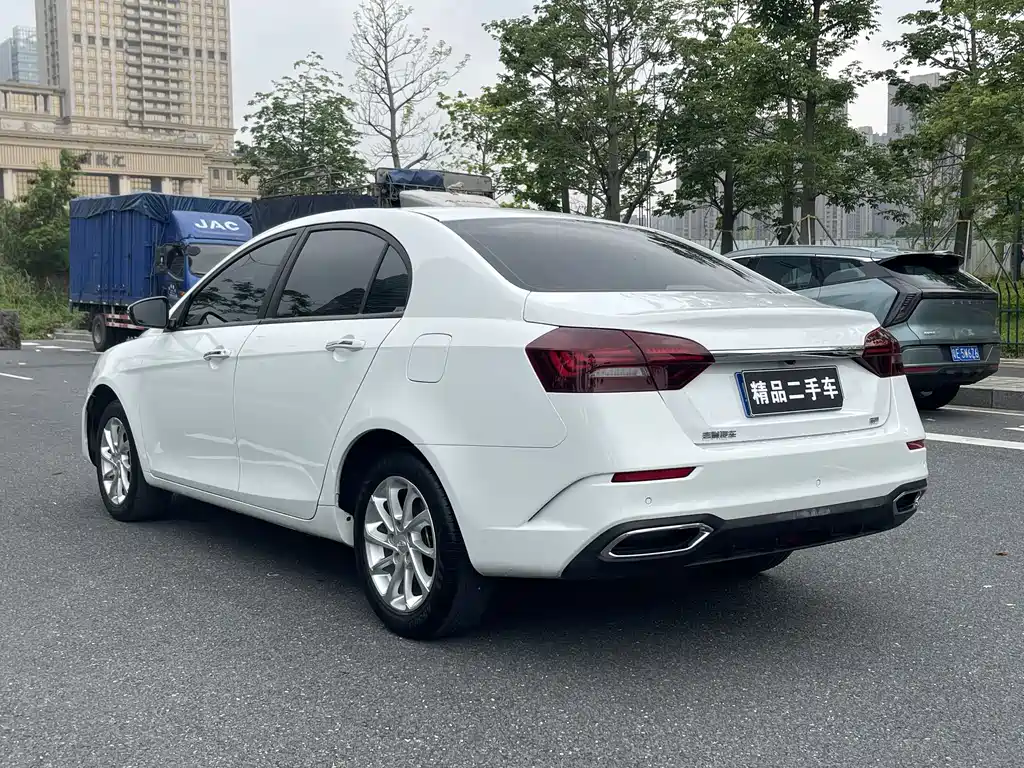 Geely Emgrand 2021 — фото 22