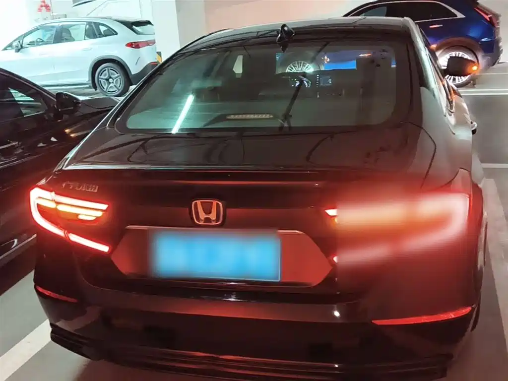 Honda Accord 2023 — фото 6
