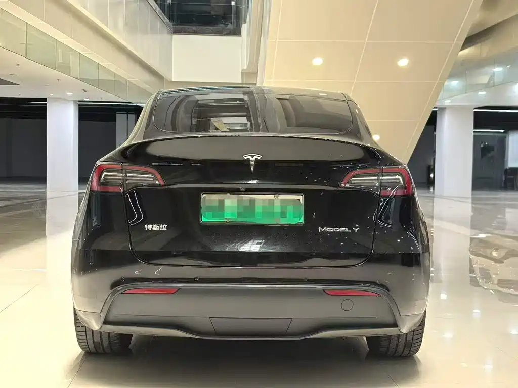 Tesla Model Y 2021 — фото 9
