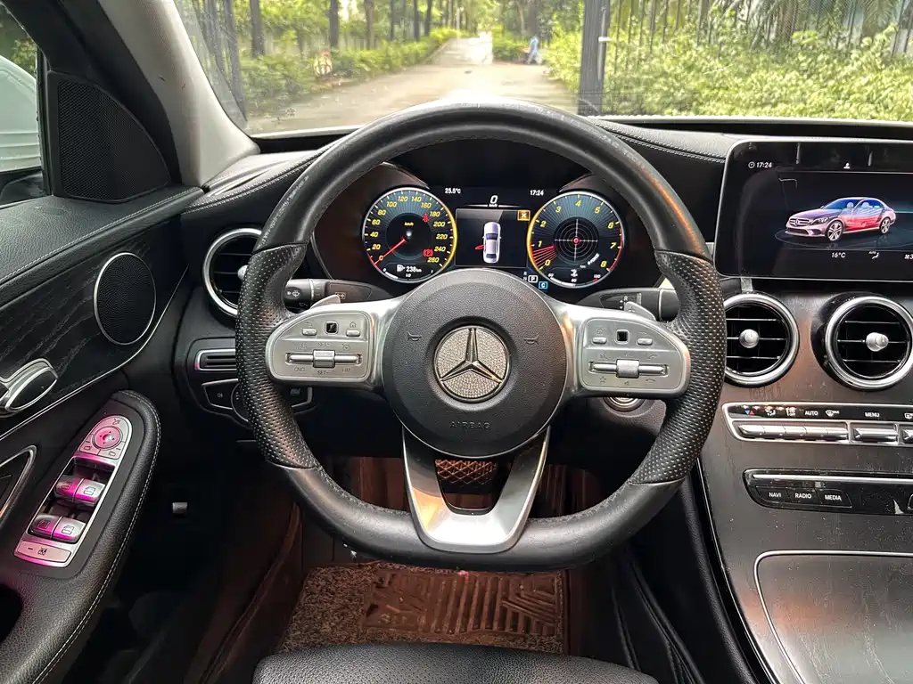 Mercedes-Benz C-Class 2020 — фото 10