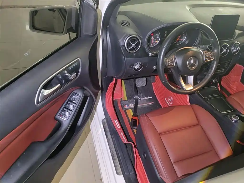 Mercedes-Benz B-Class 2017 — фото 16