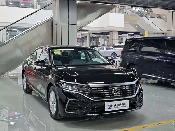 Volkswagen Passat Plug-In Hybrid 2025