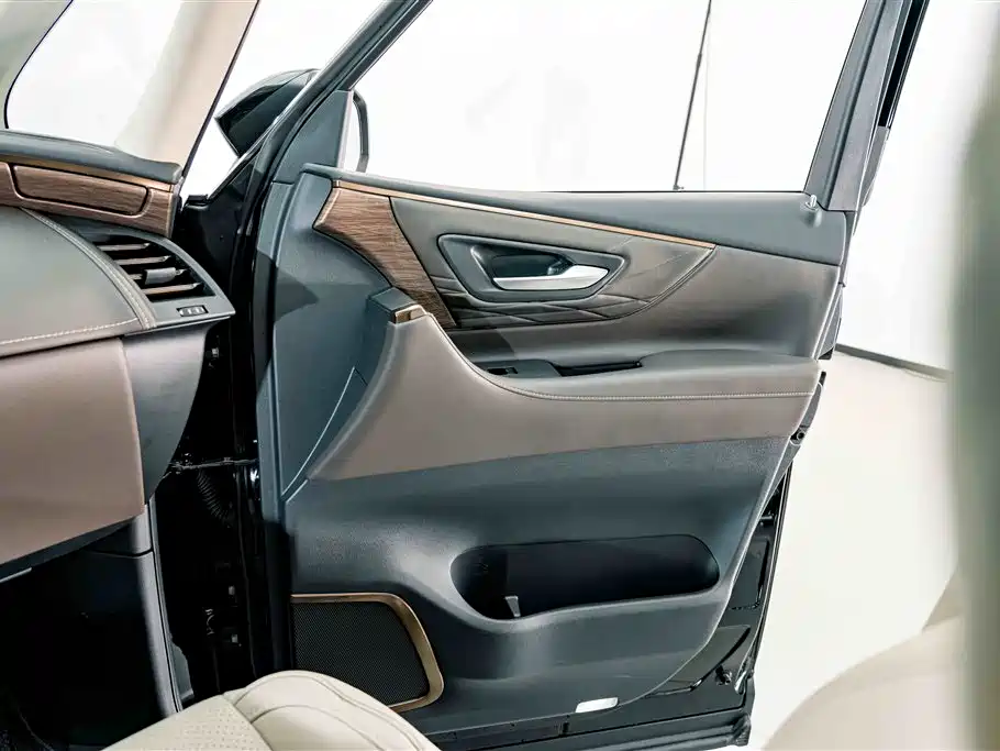 Toyota Alphard 2024 — фото 16