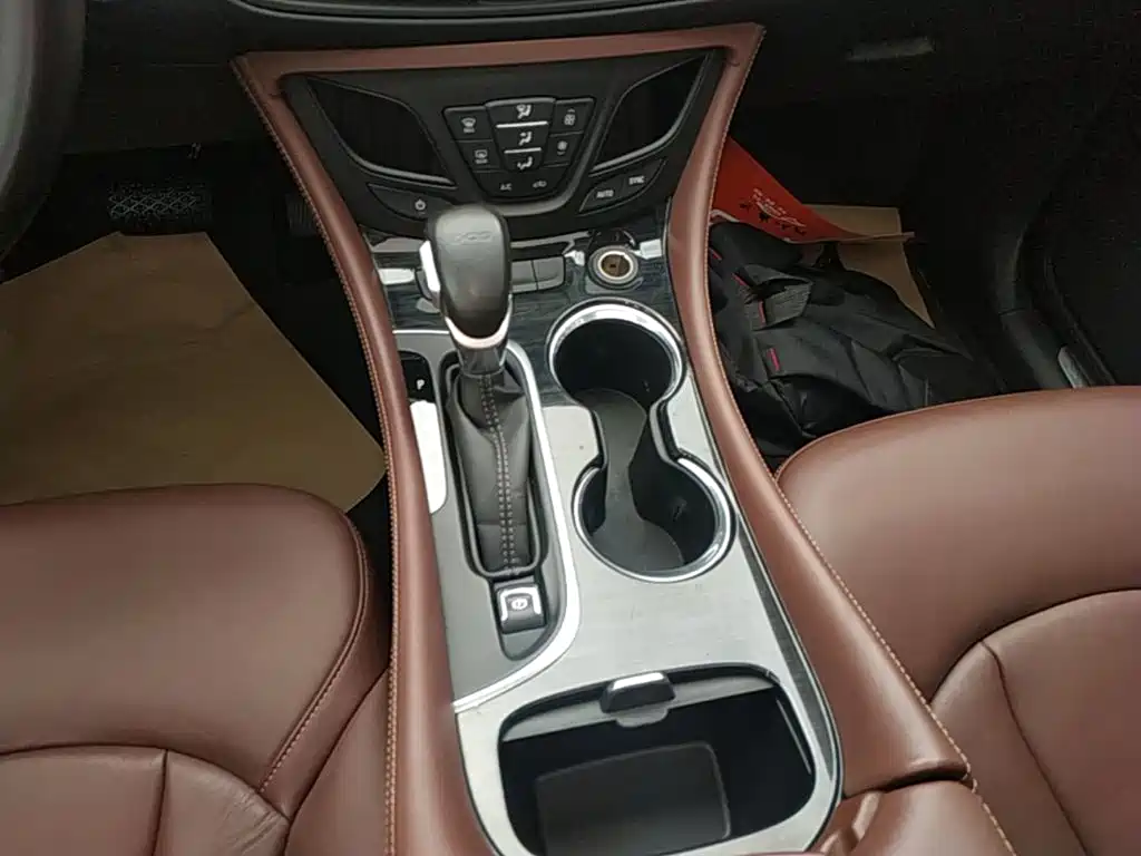 Buick Envision Plus 2021 — фото 14