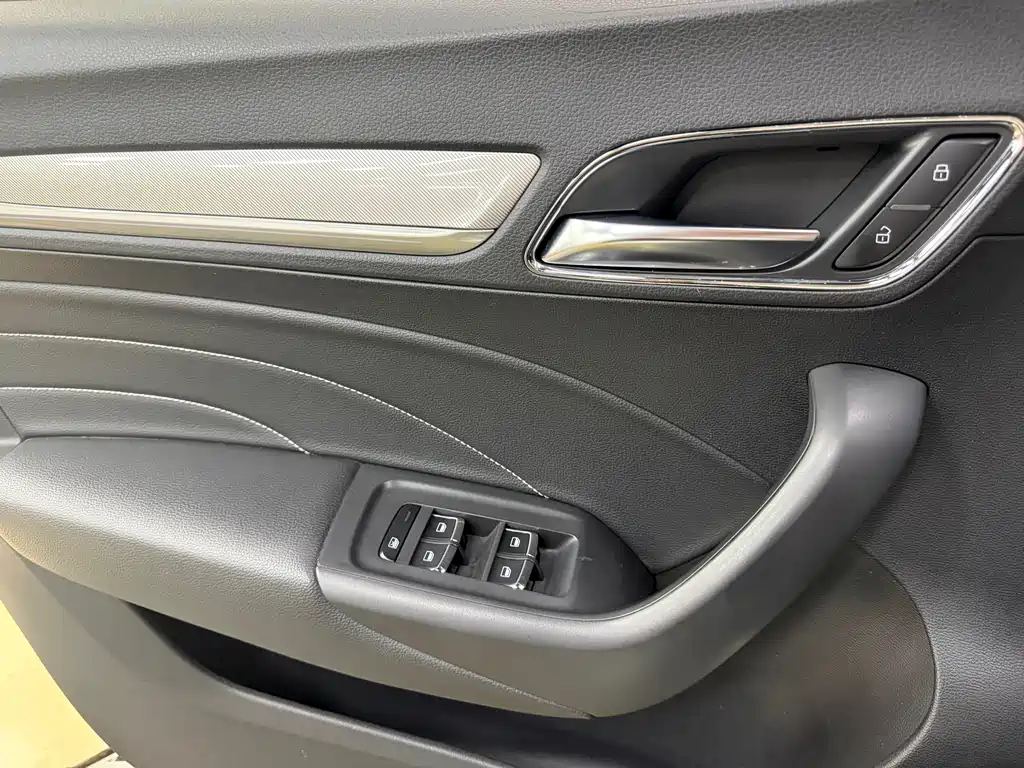 Roewe i6 New Energy 2018 — фото 21
