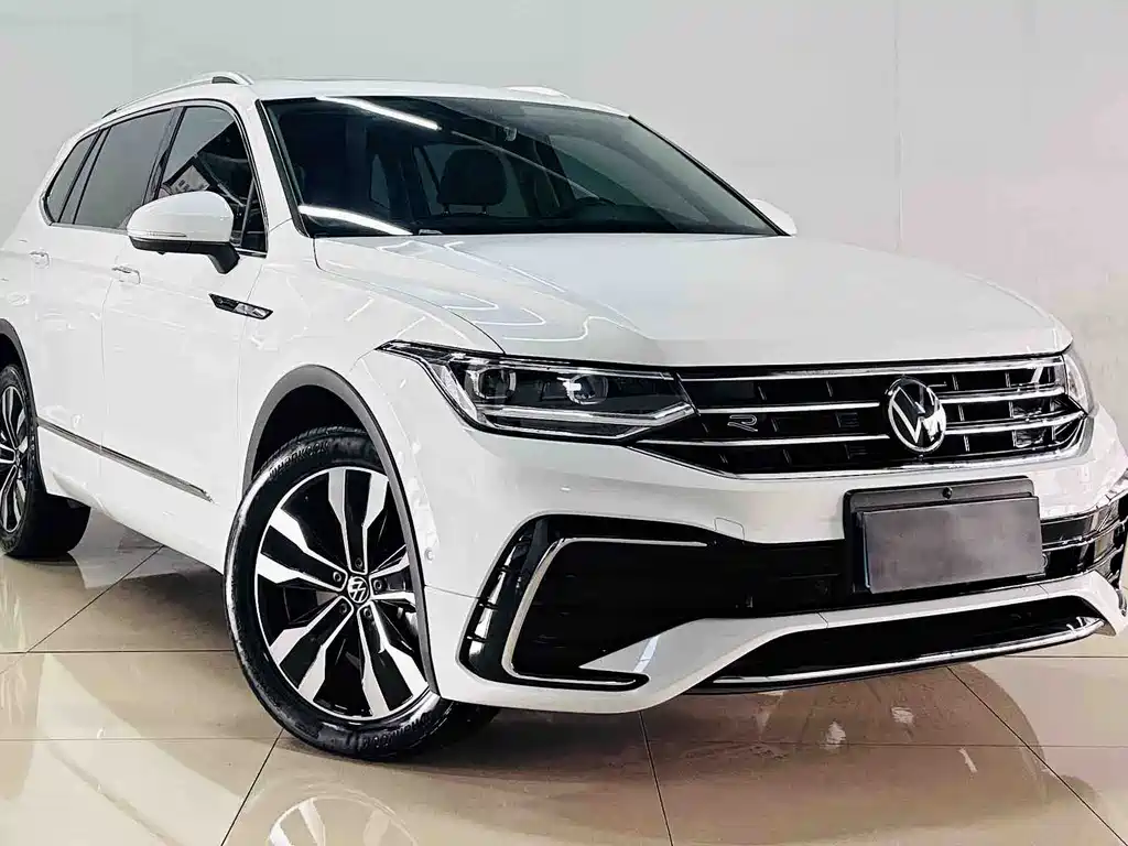 Volkswagen Tiguan L 2024 — фото 3