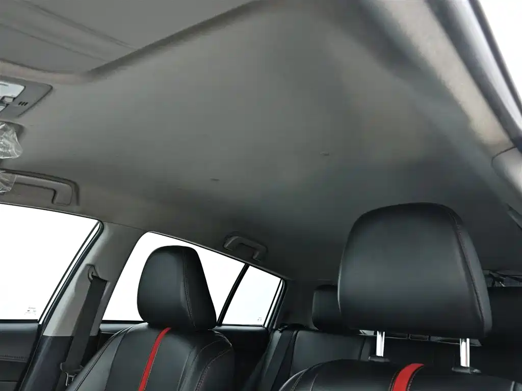 Toyota Yaris L 2022 — фото 13