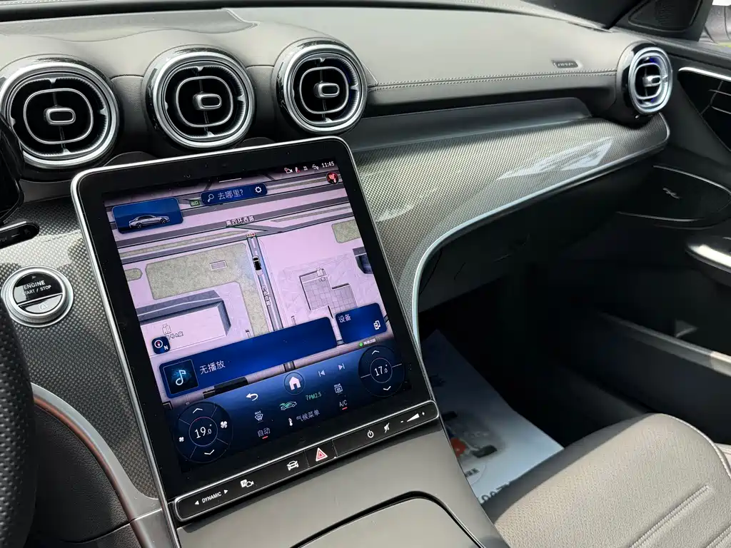 Mercedes-Benz C-Class 2025 — фото 14
