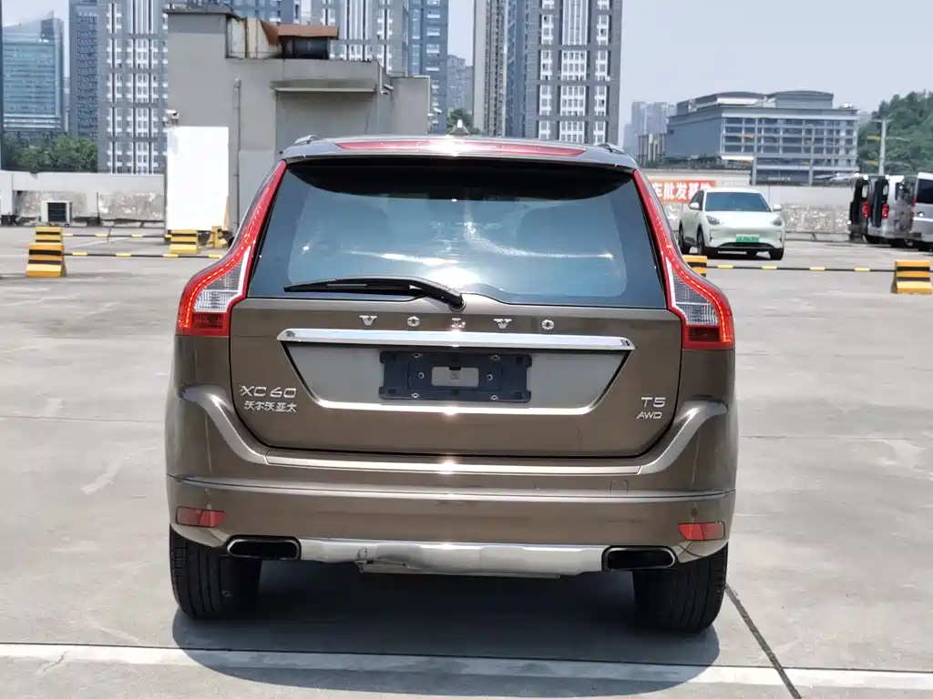 Volvo XC60 2015 — фото 16
