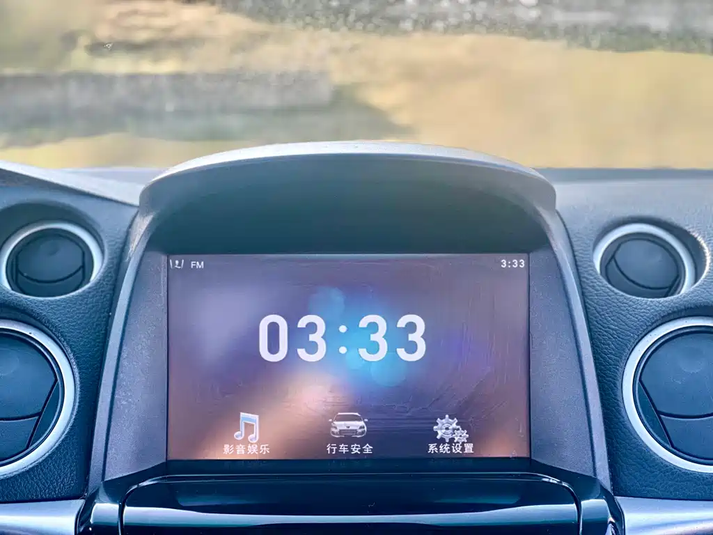 Luxgen Big 7 SUV 2017 — фото 32