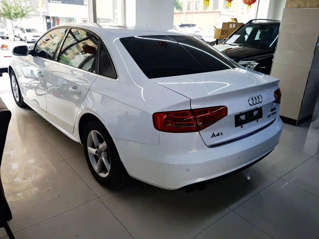 Audi A4L 2014