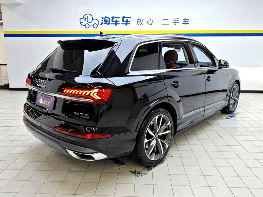 Audi Q7 2021 — фото 3