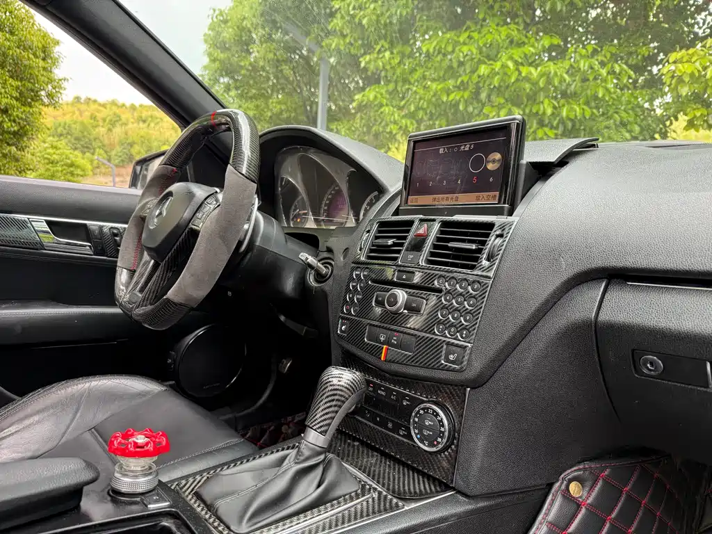 Mercedes-Benz C-Class AMG 2010 — фото 15