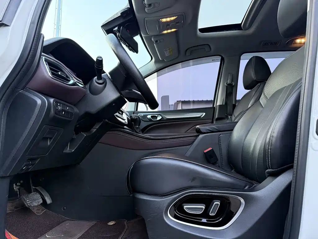 GAC Trumpchi M6 2024 — фото 13