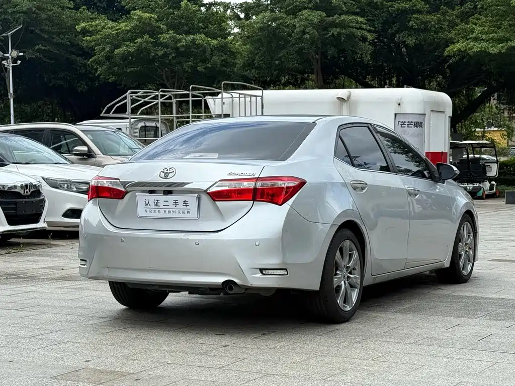 Toyota Corolla 2015 — фото 9
