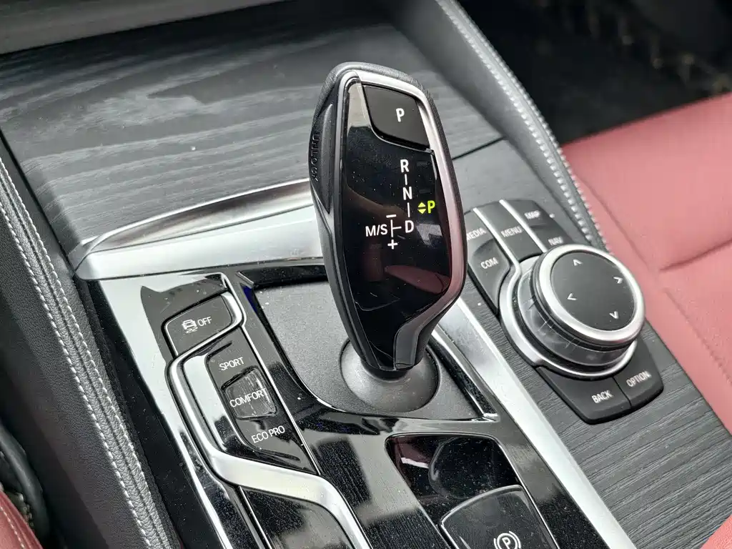 BMW 5 Series 2022 — фото 14