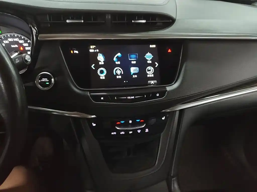 Cadillac XT5 2017 — фото 13