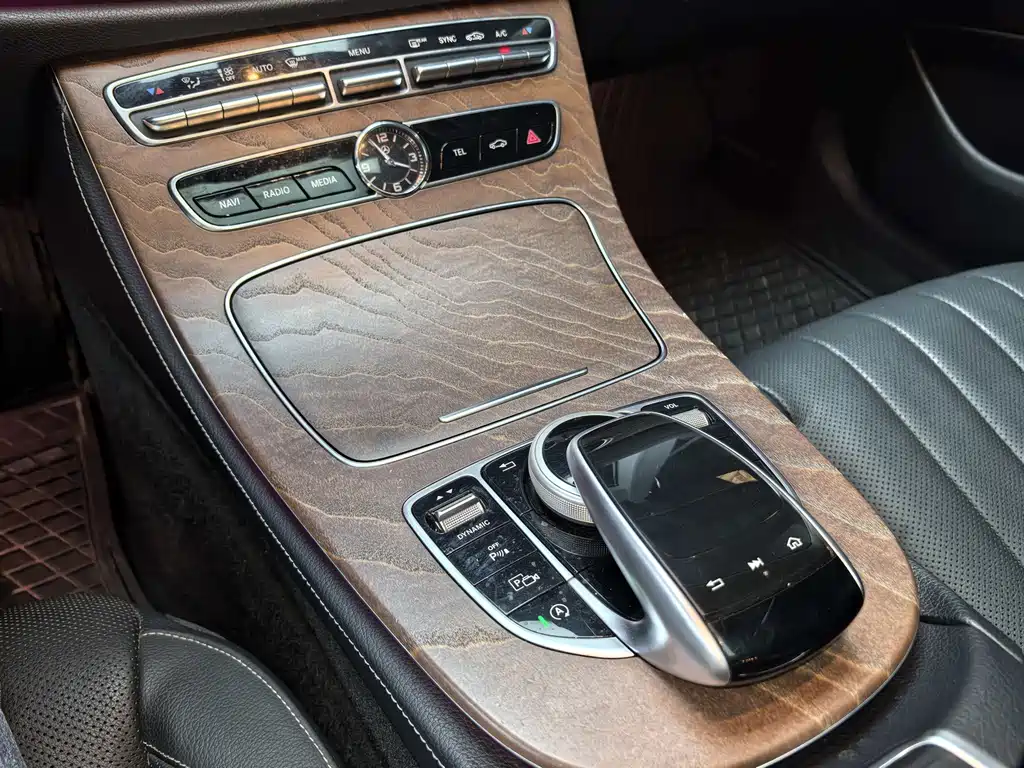 Mercedes-Benz E-Class 2017 — фото 7