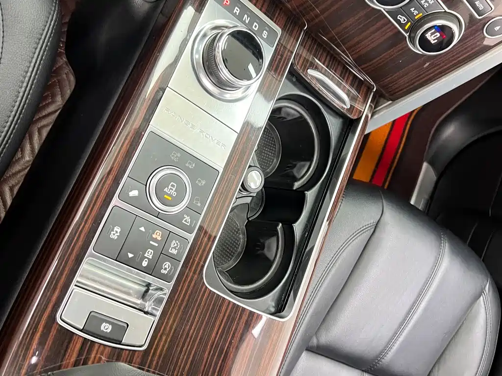 Land Rover Range Rover 2018 — фото 30