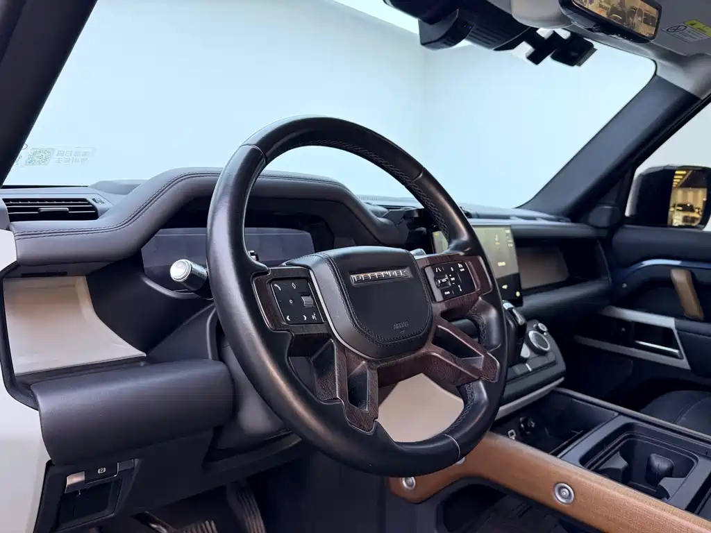 Land Rover Defender 2022 — фото 13