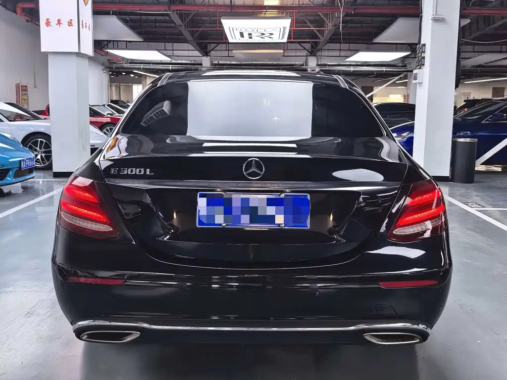 Mercedes-Benz E-Class 2017 — фото 16