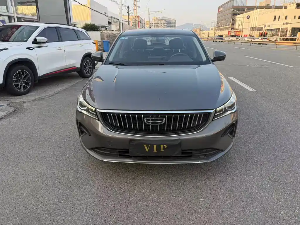 Geely Emgrand 2022
