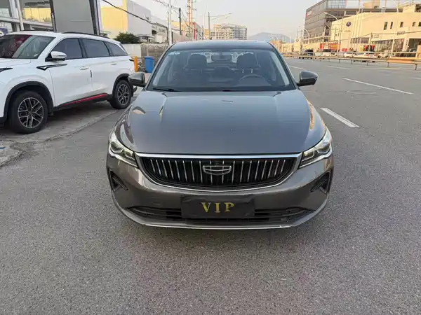 Geely Emgrand 2022