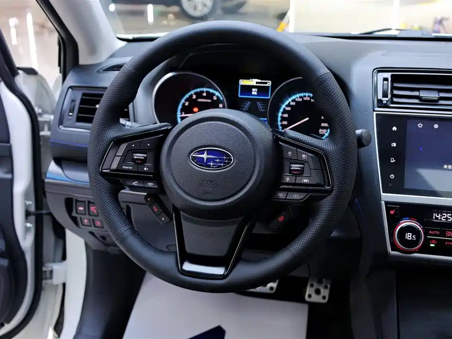 Subaru Legacy 2021 — фото 24