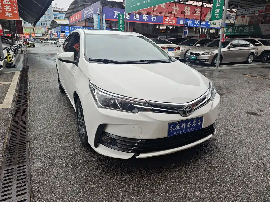 Toyota Corolla 2017 — фото 3