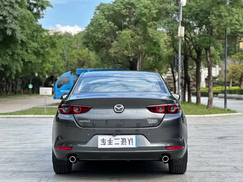 Mazda 3 Axela 2021 — фото 13