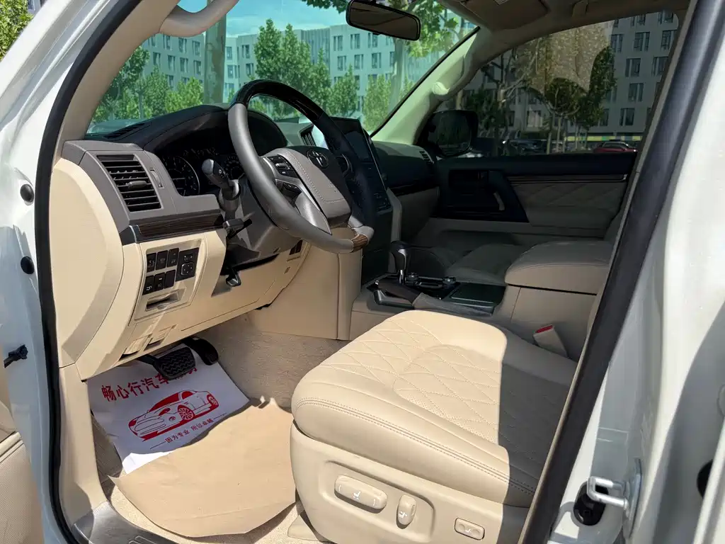 Toyota Land Cruiser 2020 — фото 12