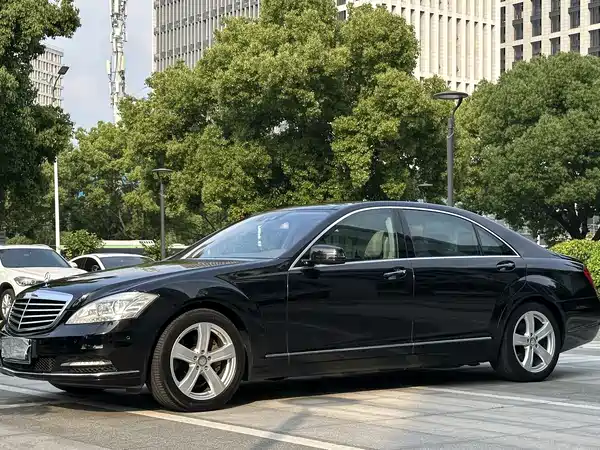 Mercedes-Benz S-Class 2010