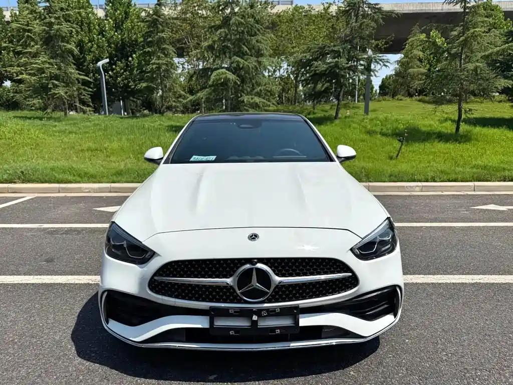Mercedes-Benz C-Class 2024