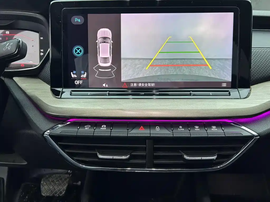 Skoda Octavia 2022 — фото 13