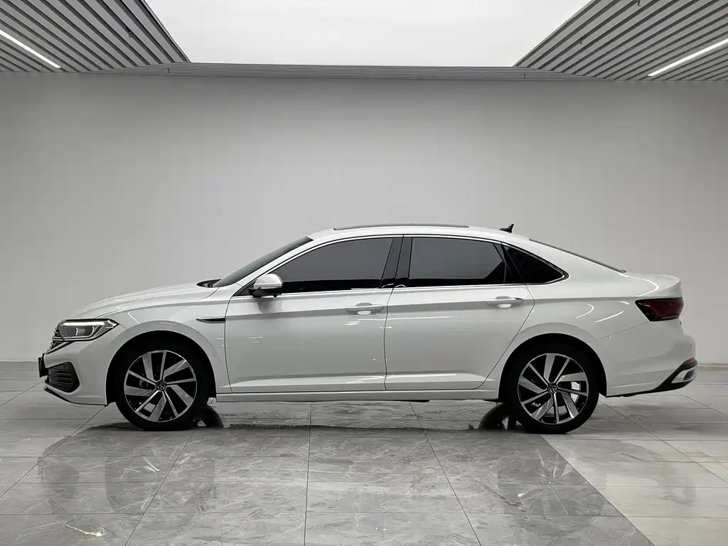 Volkswagen Sagitar 2024