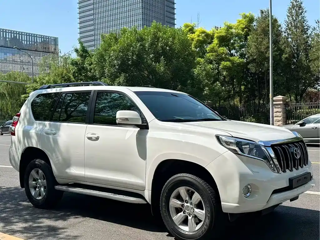 Toyota Prado 2015 — фото 2
