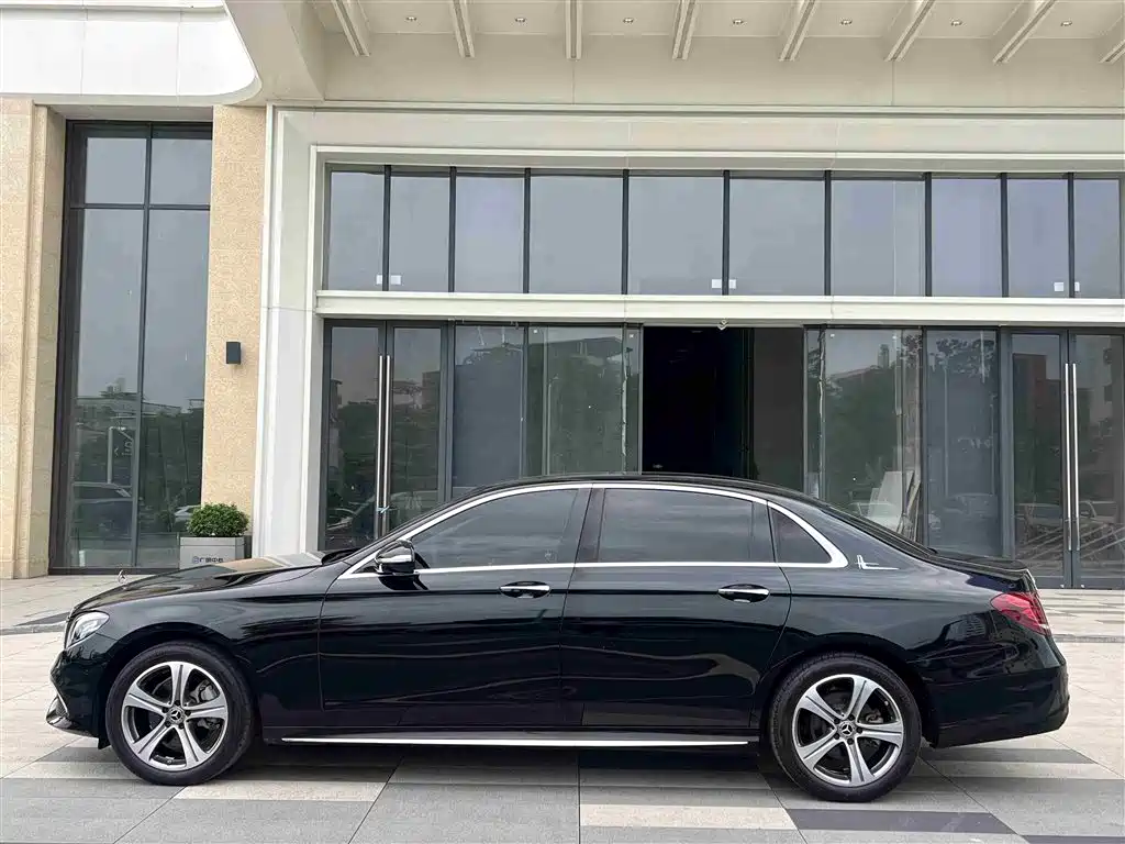 Mercedes-Benz E-Class 2020 — фото 10