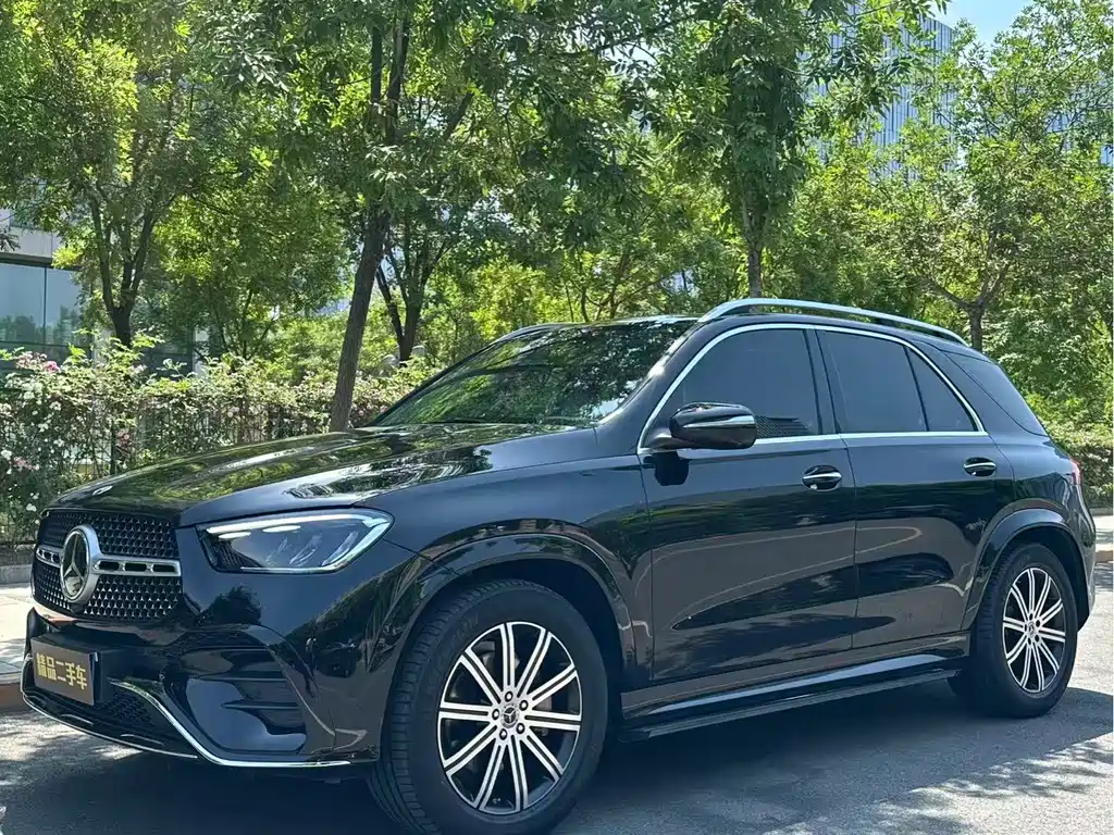 Mercedes-Benz GLE 2024 — фото 1