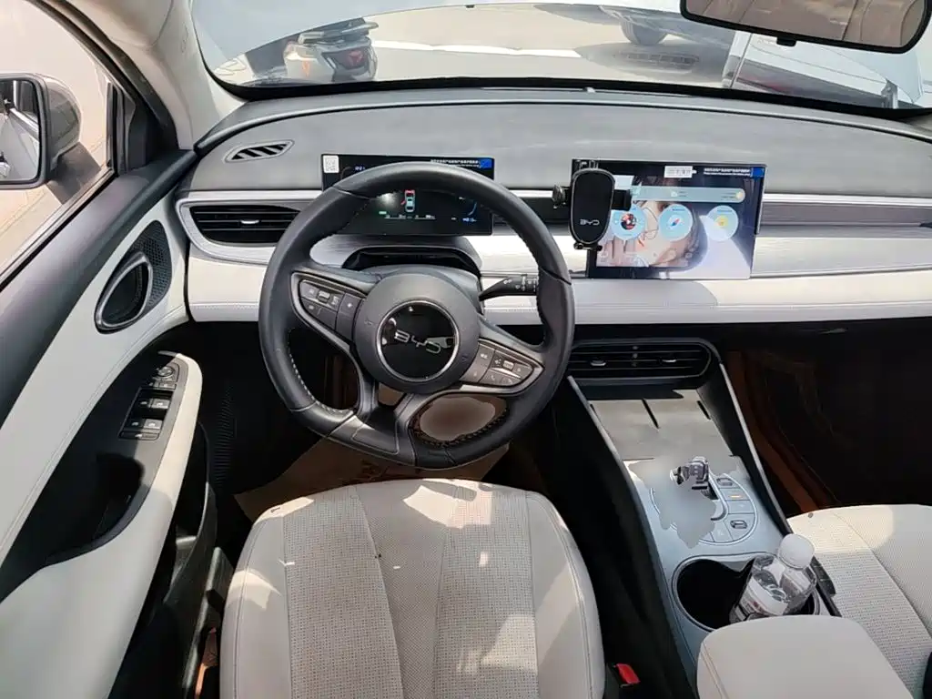 BYD Seal 05 DM-i 2025 — фото 11