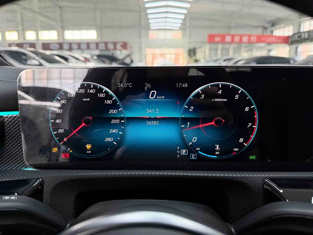 Mercedes-Benz A-Class 2022 — фото 11